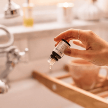 Load image into Gallery viewer, Neom BOOST YOUR ENERGY Focus The Mind Essential Oil Blend 10ml
